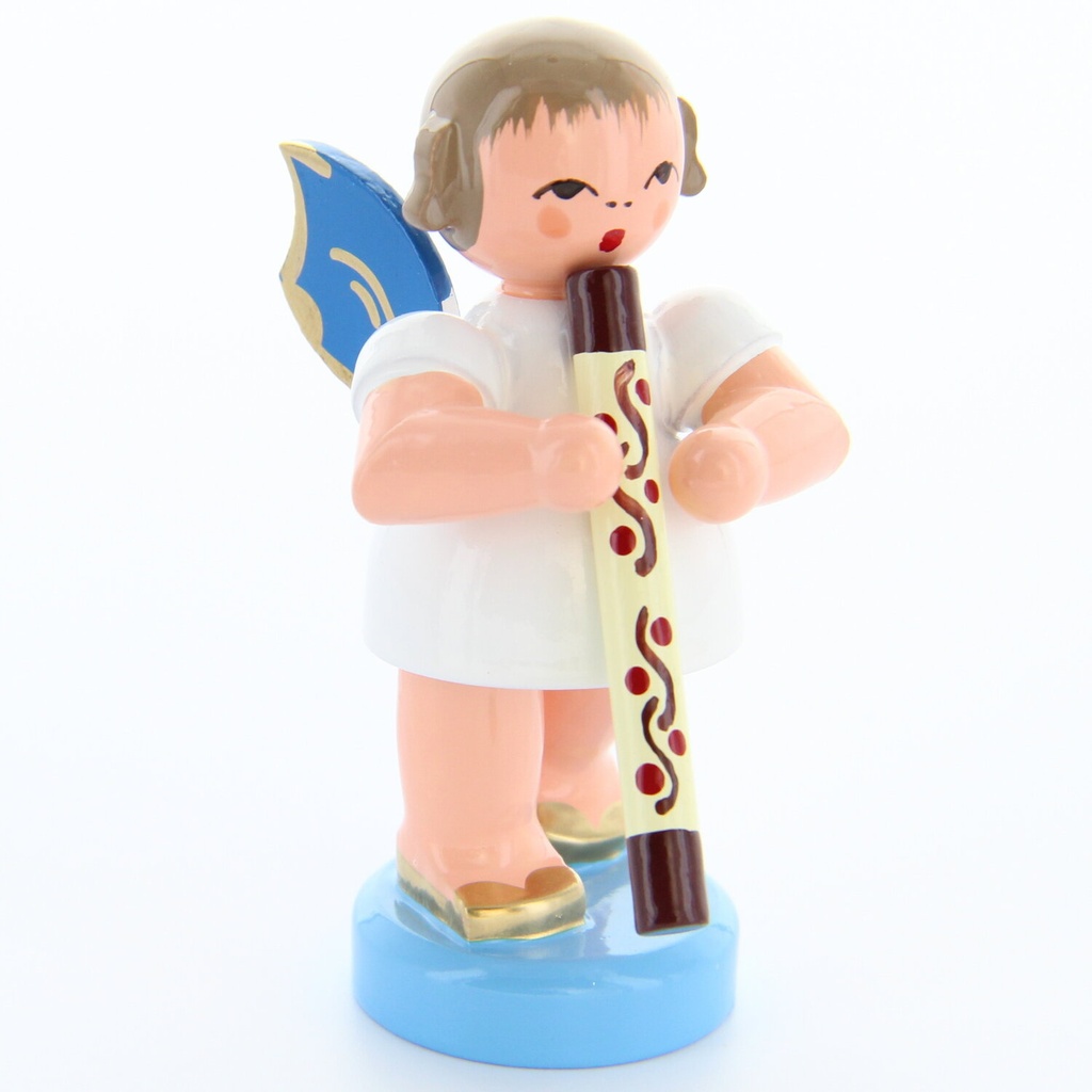 Engel stehend mit Didgeridoo, blaue Flügel