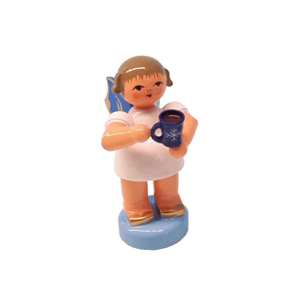 Engel stehend mit Glühweintasse, blaue Flügel