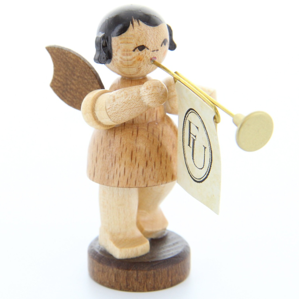 Engel stehend mit Fanfare, natur