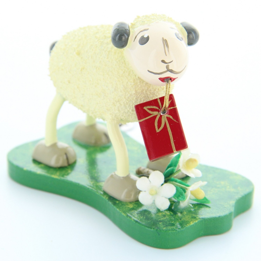 [FU 080/034/19] Schaf "Gratulanti", bringt Geschenke