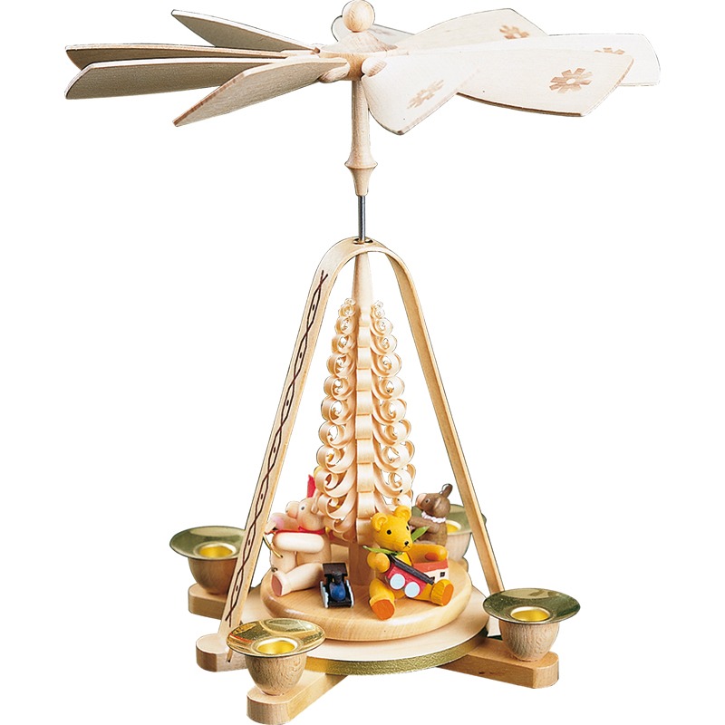 Pyramide spielende Bärenkinder