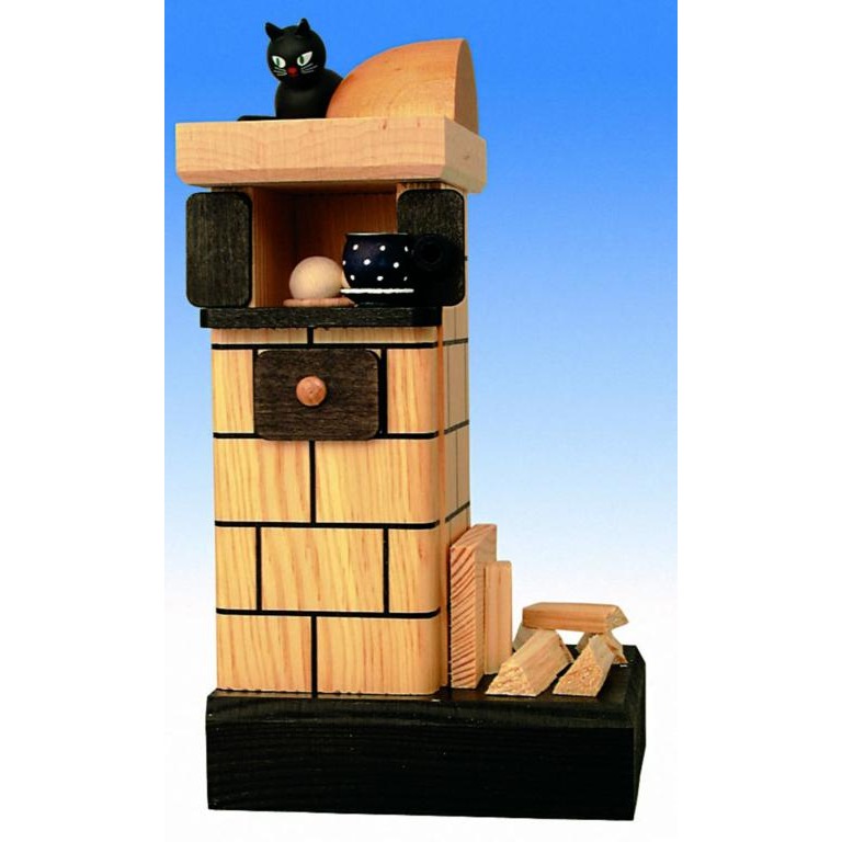 Kachelofen, natur, mit Holz, rauchend