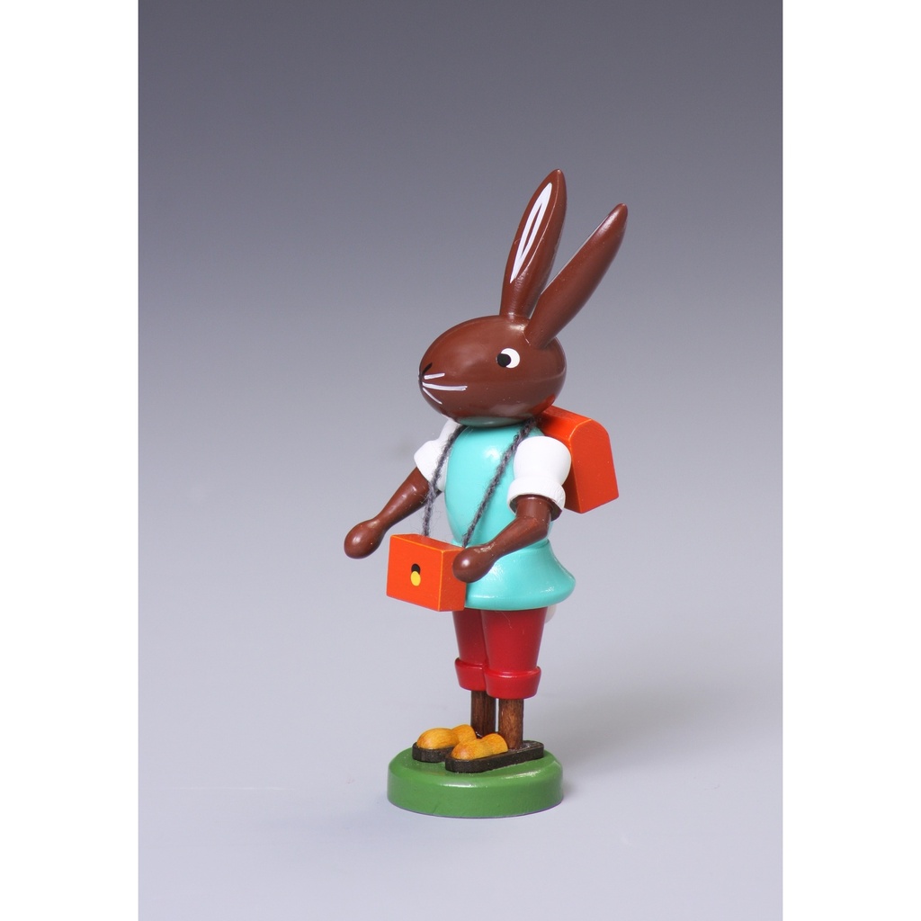 Hase mit Ranzen