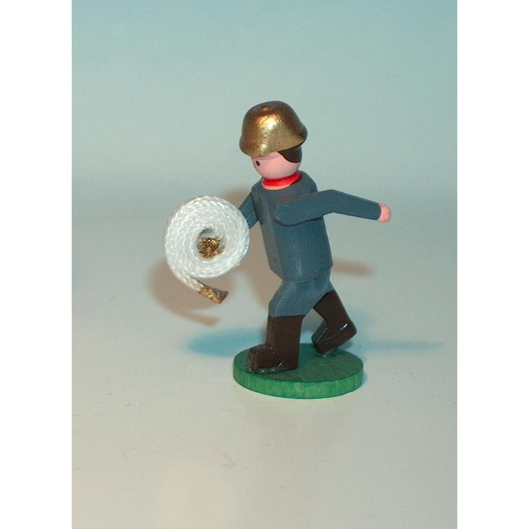 Figur mit Schlauchrolle