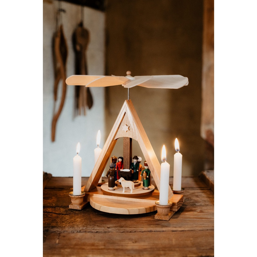 Pyramide mit Christi Geburt – bunt