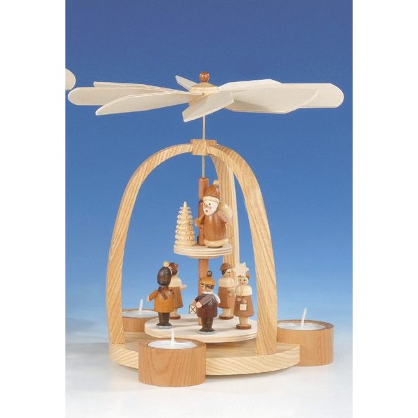 Teelichtpyramide mit Kurrende und Laternenkinder – natur